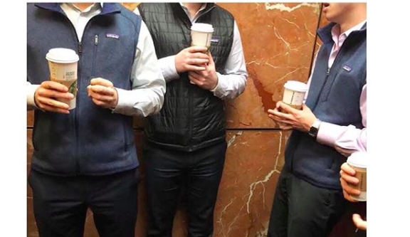 Forræderi medarbejder pessimist This Instagram Account Is Making Fun Of How Every Finance Bro In NYC  Dresses The Exact Same - BroBible