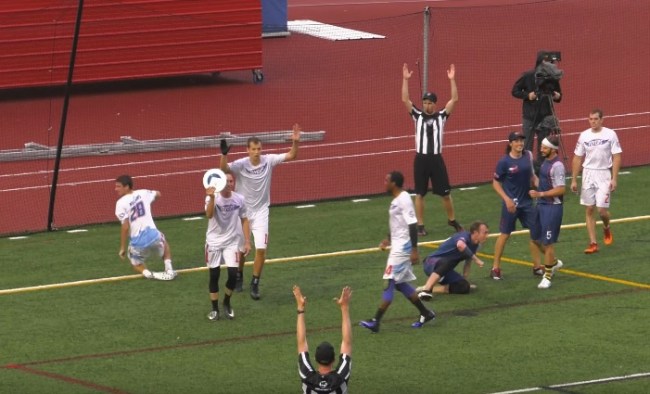Ultimate Frisbee Hail Mary Buzzer Beater Behind the Back