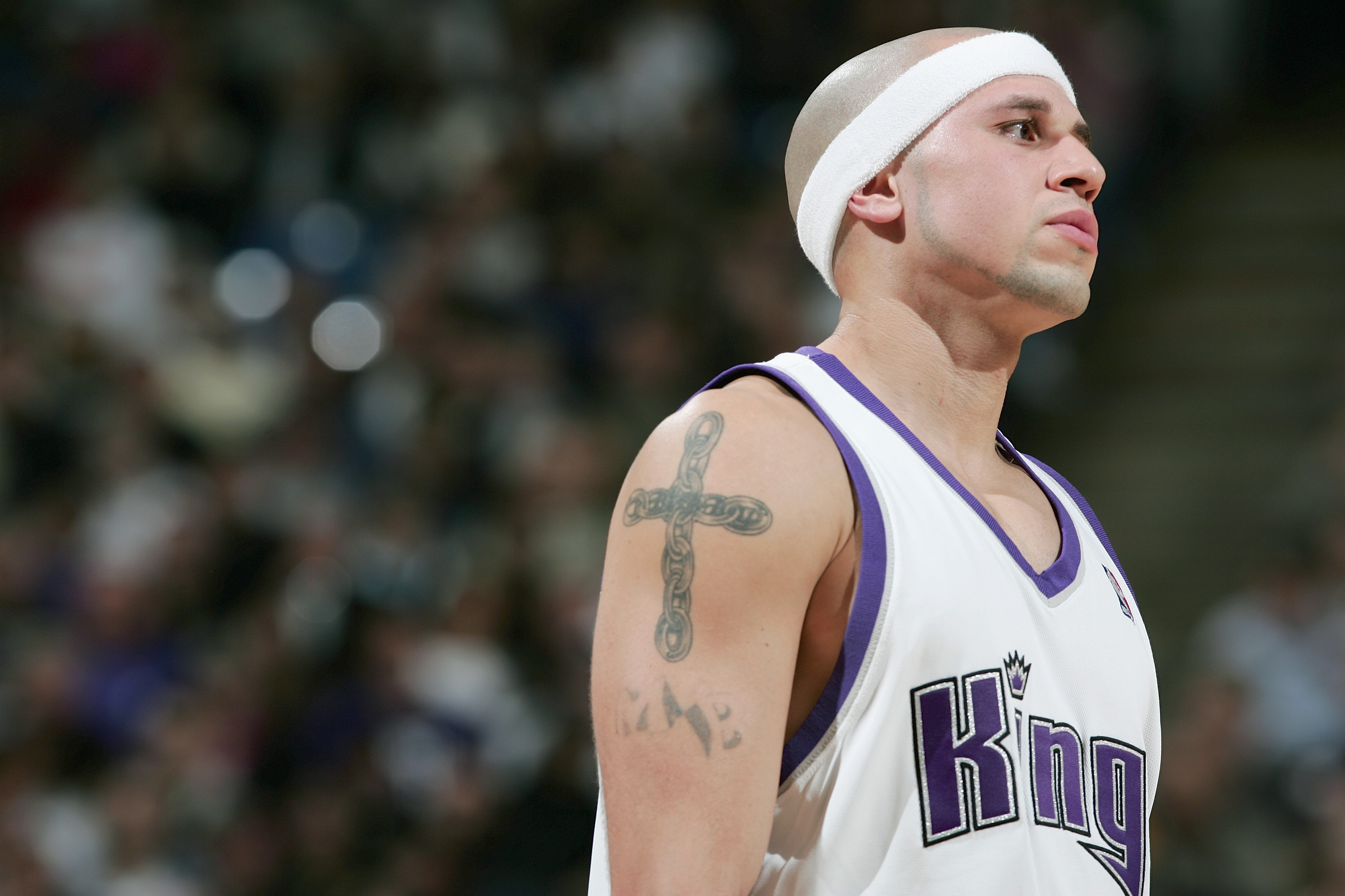 Former NBA Guard Mike Bibby Is Absolutely Shredded Now At 40 Years Old