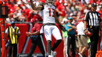 The Tampa Bay Bucs Sent A Text To The Wrong Number And Ended Up Sending The Dude An Autographed Jersey