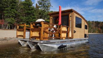 Daigno’s Le Koroc Solar-Powered Tiny Houseboat Is Perfect For Getting Off The Grid And Fishing