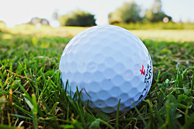 why do golf balls have dimples