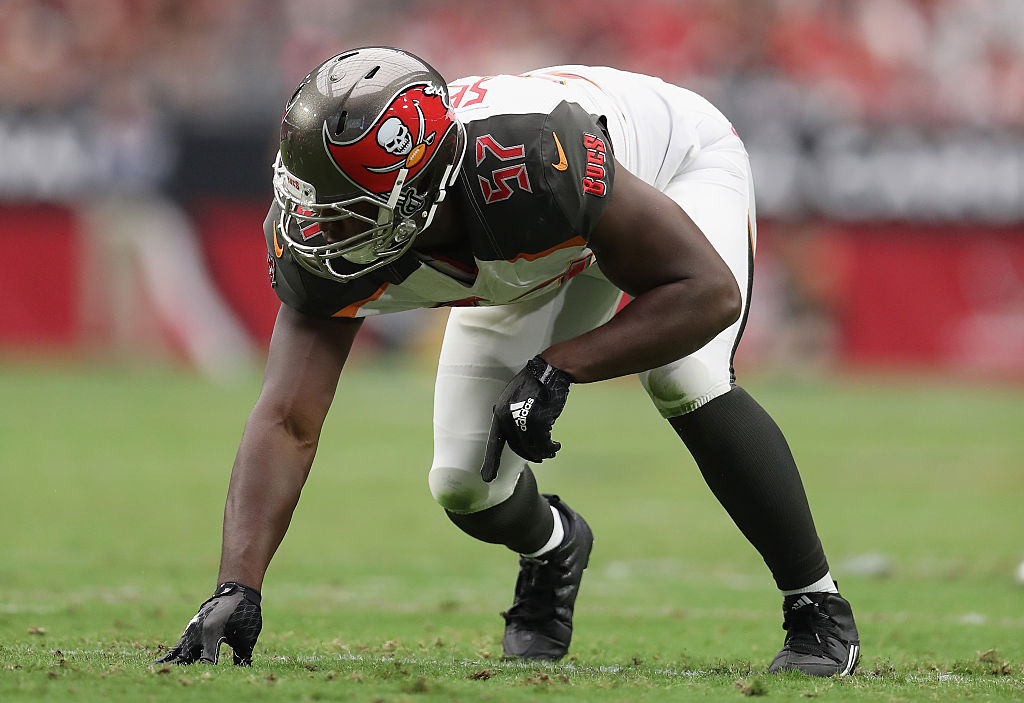 Bucs' Noah Spence Gained 35 Pounds Thanks to 9,000 Calorie Daily Diet