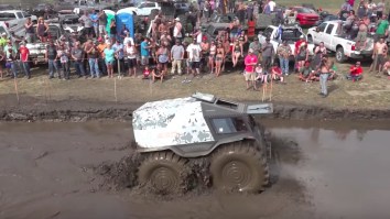Watch This Russian Amphibious Truck BLOW EVERYONE’S MINDS At A Muddin’ Contest