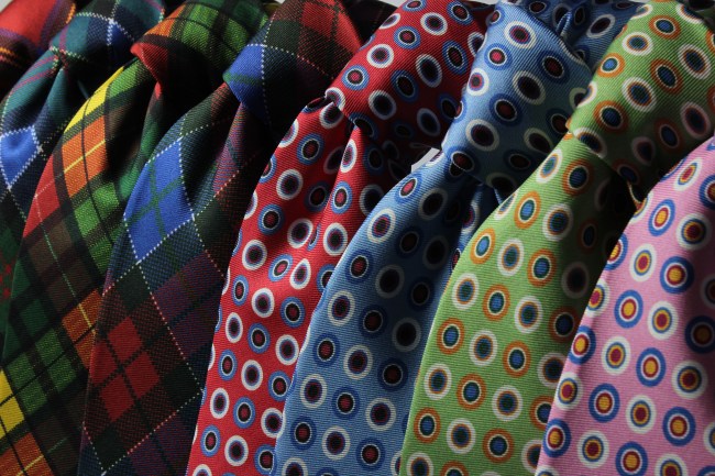 why do men wear ties