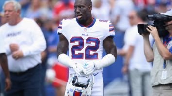 These Old Vontae Davis Tweets About Never Quitting Are Pure Comedy After He Retired At Halftime