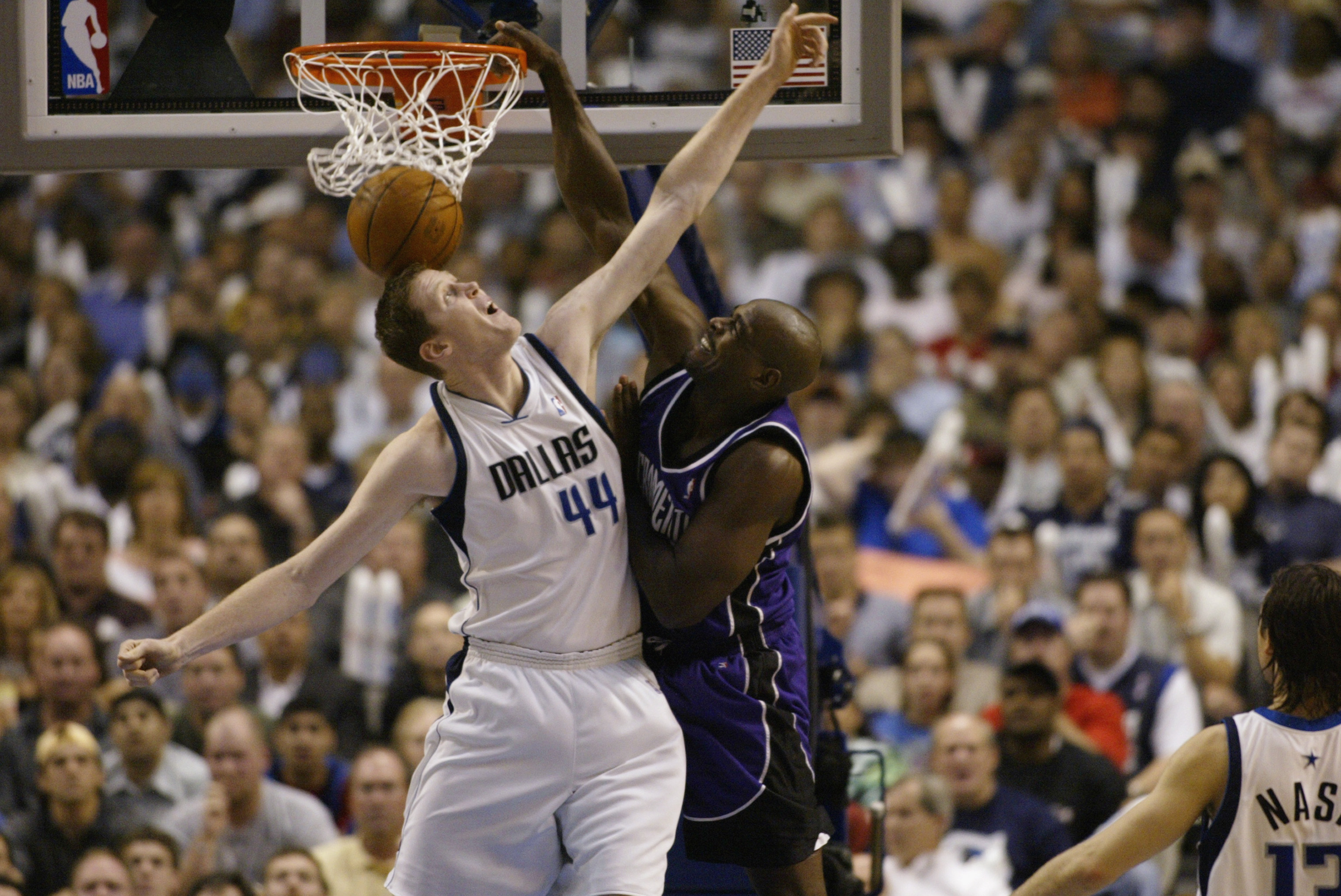 Scientists Determine Why 7’6″ Shawn Bradley Is So Tall