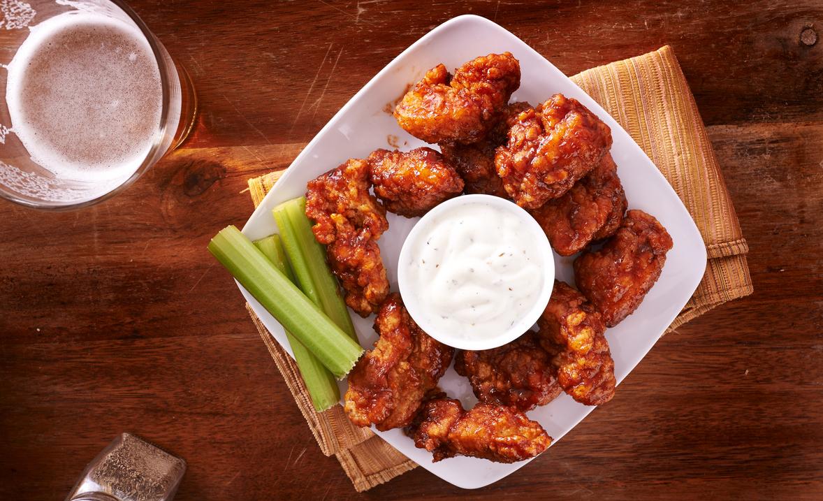 ESPN's pre-game show ate boneless Applebee's wings at a Buffalo Bills  tailgate