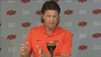 Mike Gundy’s Hilarious Take About Twitter Is The Real Reason He’s The Best F’in CFB Coach Around
