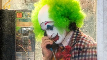 I Am Not Hating This New Footage And Pics Of Joaquin Phoenix On Set In Full Makeup As The Joker