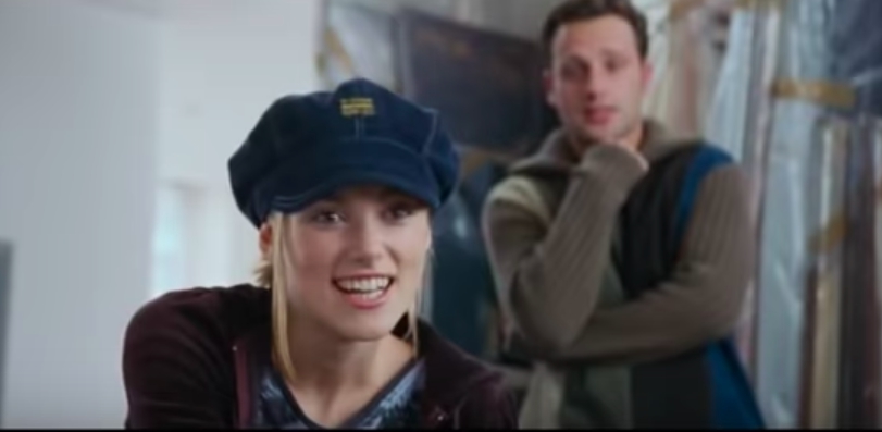 Keira Knightley Reveals The Reason She Wore That Weird Newsboy Hat In Love Actually Brobible