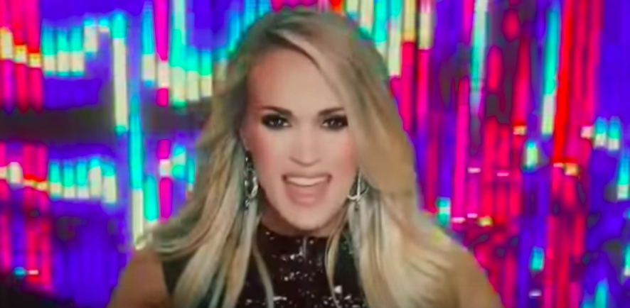 Carrie Underwood Fans Call Out Photoshopping in Sunday Night