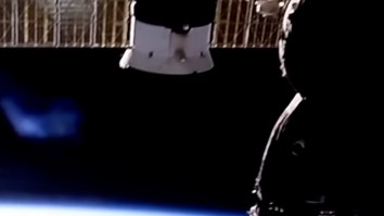 Massive Glowing Blue Object Spotted Hovering Above Earth Then Suddenly NASA Kills ISS Live Feed