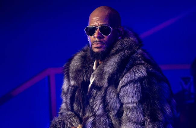 NEW YORK, NY - DECEMBER 17:  Singer R. Kelly performs in concert during the '12 Nights Of Christmas' tour at Kings Theatre on December 17, 2016 in the Brooklyn borough New York City.  (Photo by Noam Galai/Getty Images)