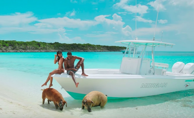 It Sure Looks Like The Bahamas Ripped Off The Original Fyre Festival Promo  To Lure In Tourists For Some Reason - BroBible