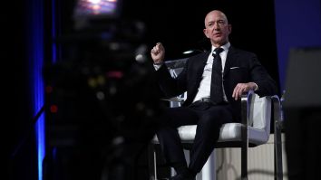 Jeff Bezos Says National Enquirer Is Extorting Him With Intimate Photos So He Revealed What Naughty Pics Are Out There
