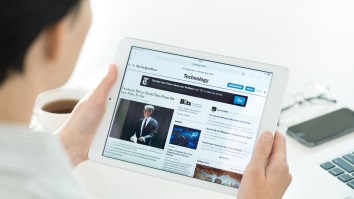 Apple News Subscription; Molson Coors Admits To Accounting Errors; Santander Sets Bond Precedent