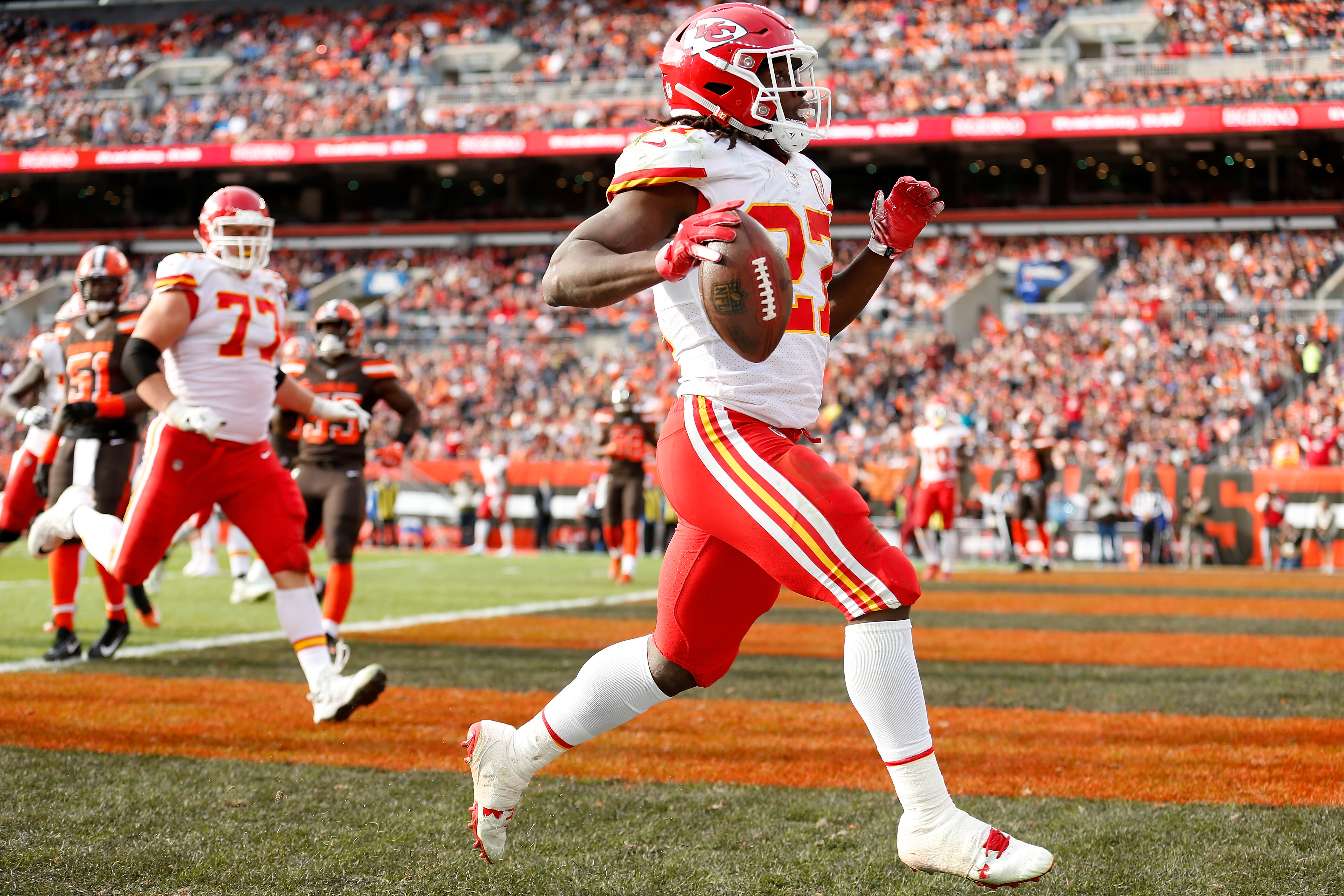 Chiefs' Kareem Hunt isn't acting like he's made it