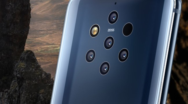 Nokia New 9 PureView Phone Is Triggering People With Fear Of Holes
