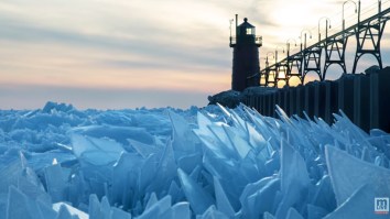 Nature Is Metal: Lake Michigan Is Filled With Giant Shards Of Ice, Looks Straight Out Of ‘Game Of Thrones’