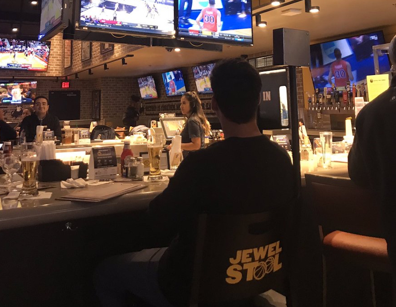 Buffalo Wild Wings Has A 'Jewel Stool' For Vasectomy Patients To Eat