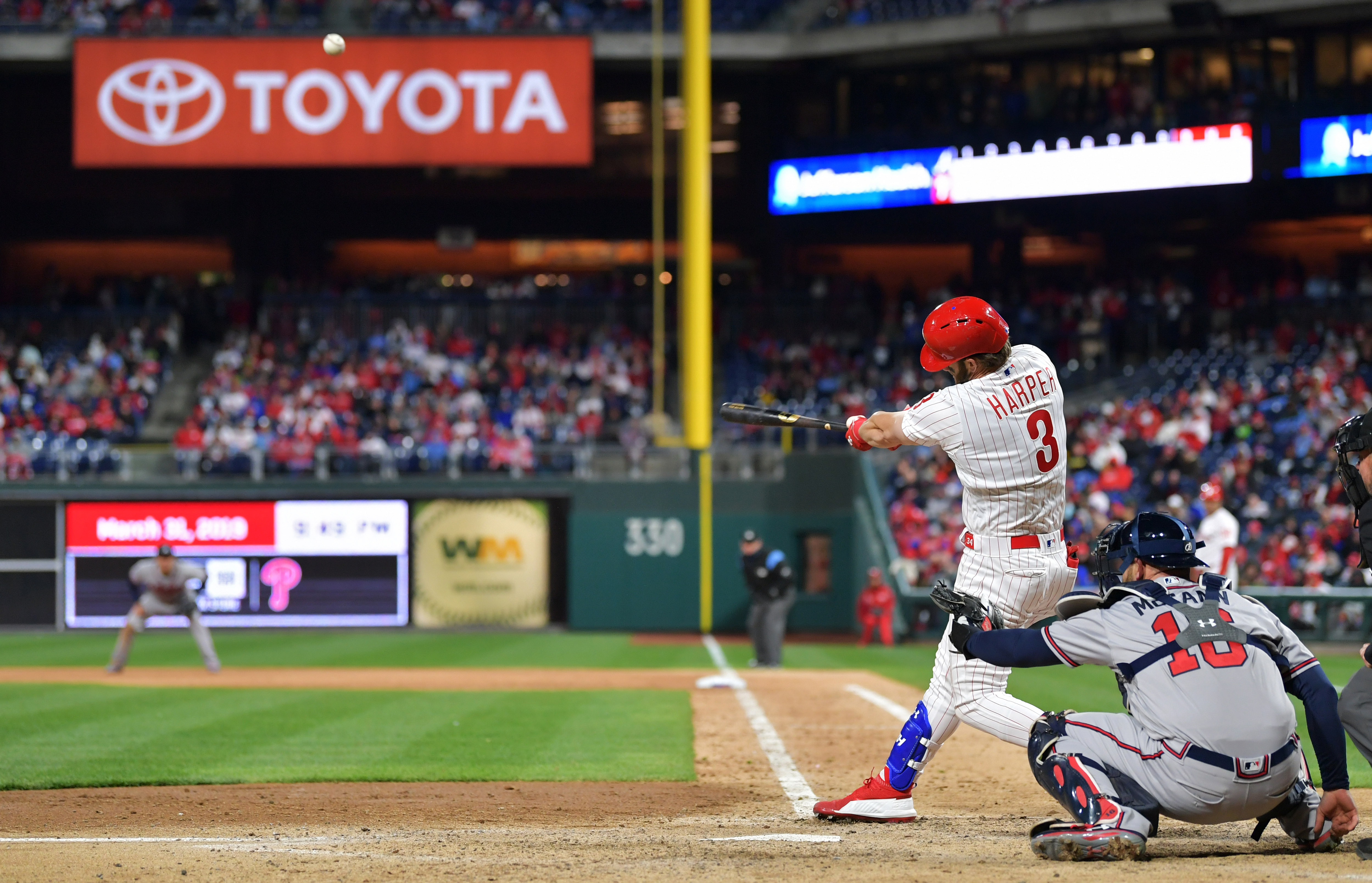 T-R-A-I-T-O-R: Bryce Harper hears boos, hits HR, flips bat