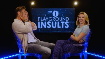Chris Hemsworth And Scarlett Johansson Really, Really Suck At Trying To Insult Each Other