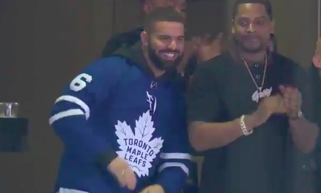 drake in leafs jersey