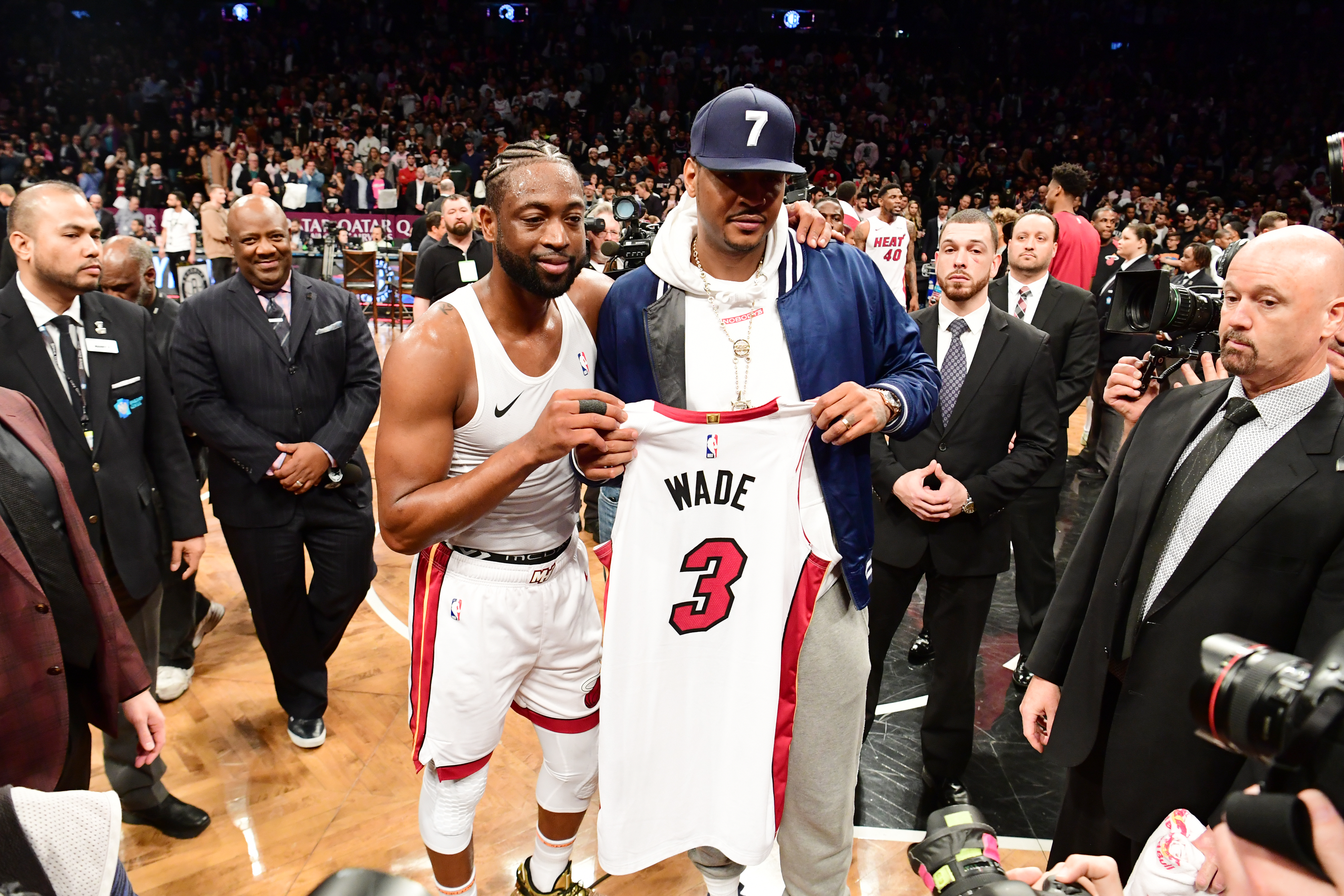 Dwyane Wade Gave Carmelo Anthony His Final Jersey Swap For A Pretty Cool  Reason - BroBible