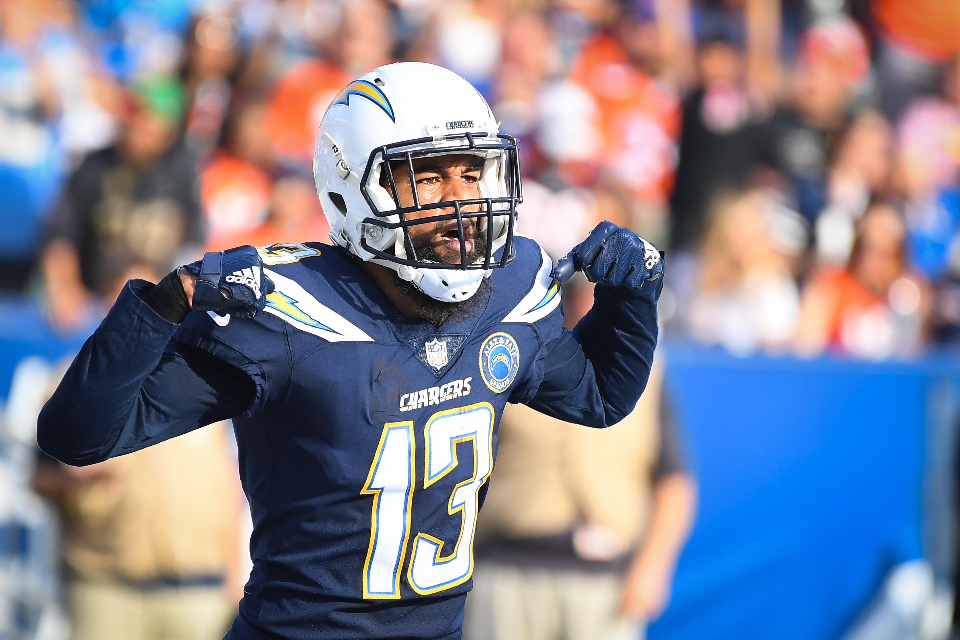 Le Veon Bell Gets Angry After Keenan Allen Tells Him That His New Rap Song Is Trash On Twitter 