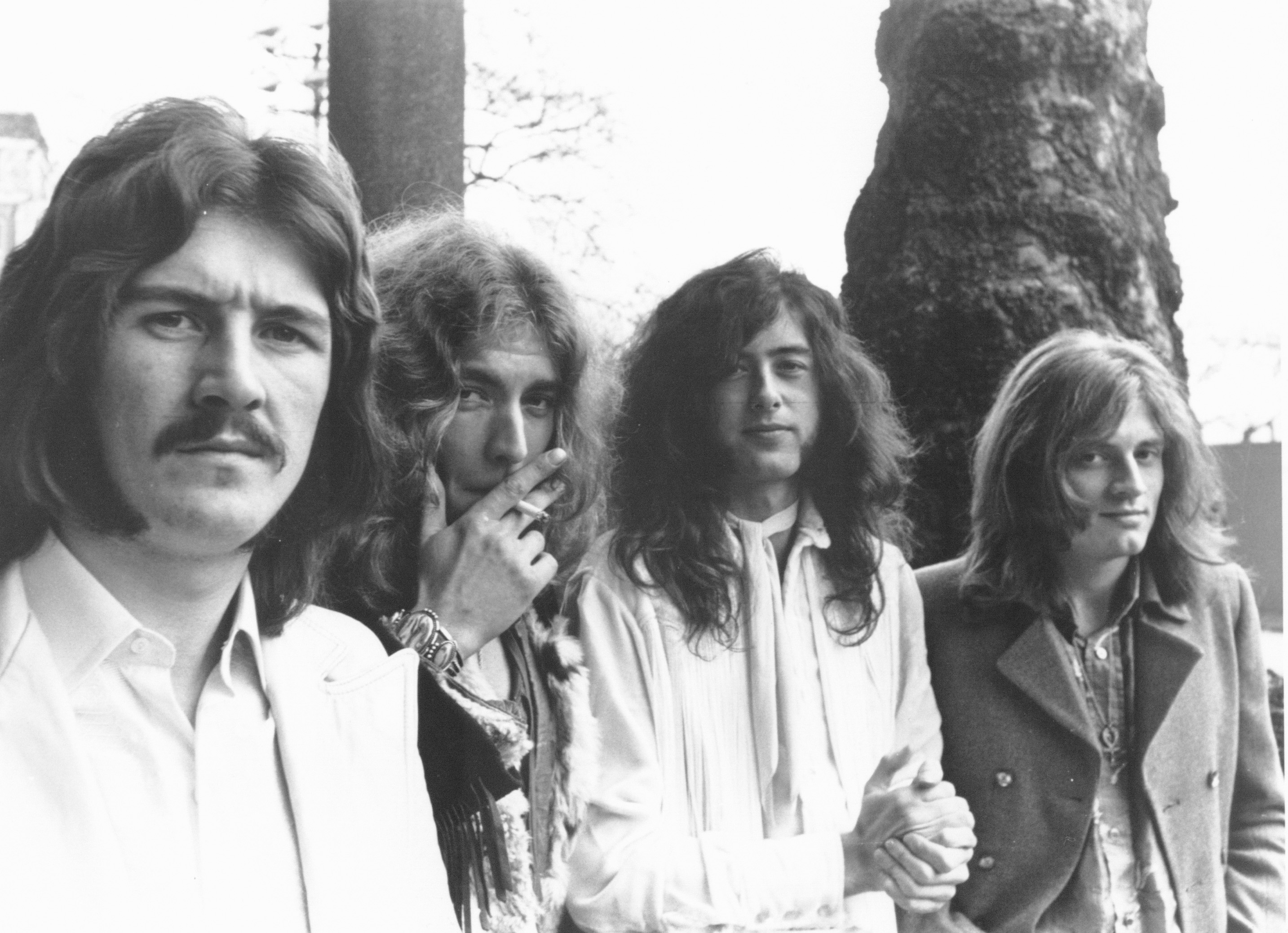 Лед зеппелин лучшие песни слушать. Группа led Zeppelin 1969. Рок группа лед Зеппелин. Led Zeppelin 1971. Лед Зеппелин фото группы.