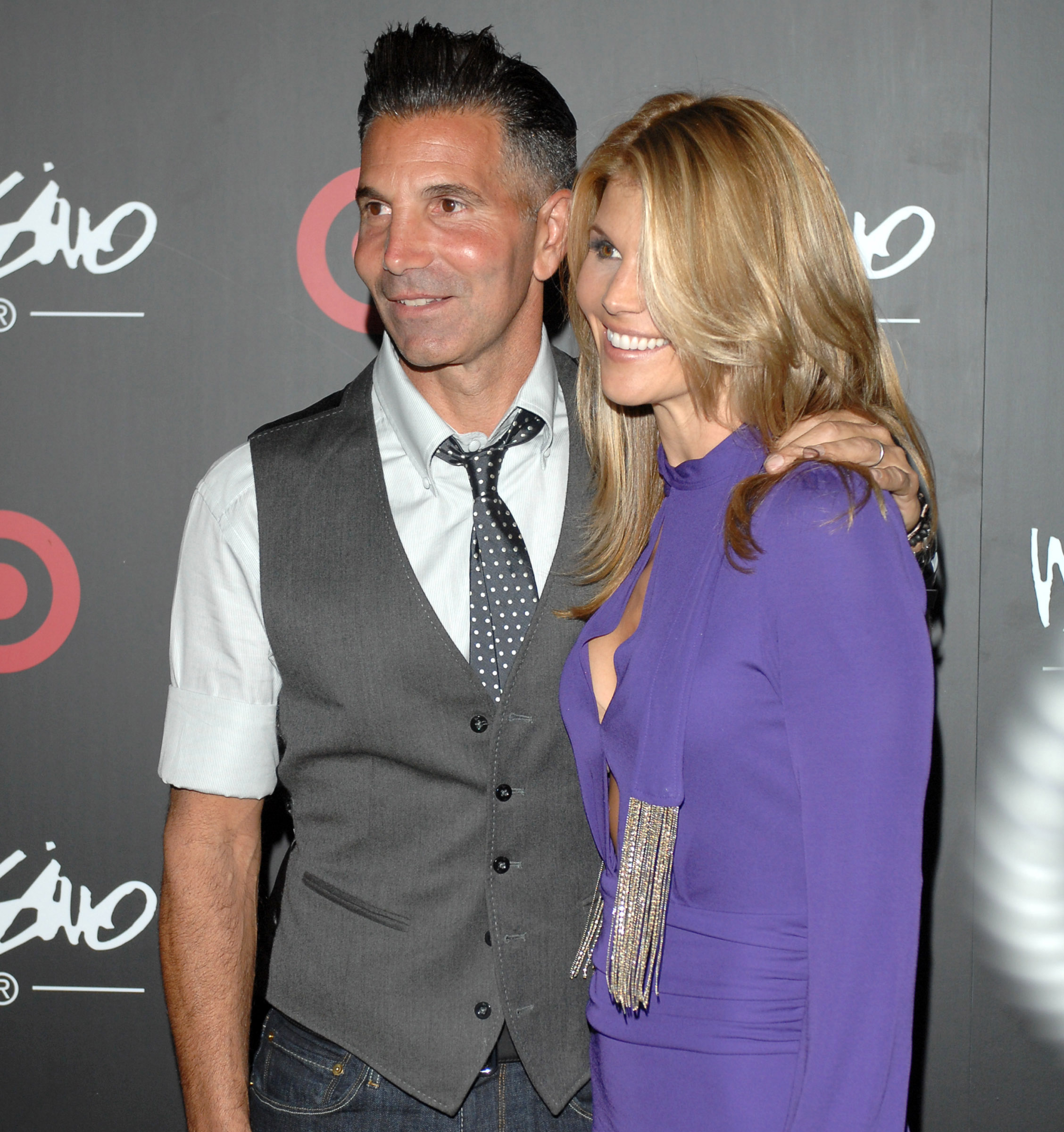 Lori Loughlin Rejected Deal Before New Charges Were Added, Isn't