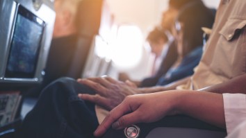 The Internet Is In A Heated Debate Over Whether The Middle Seat On An Airplane Gets Both Armrests