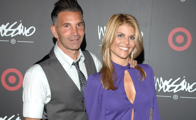 Lori Loughlin And Husband Call Bribery Charges Against Them Baseless