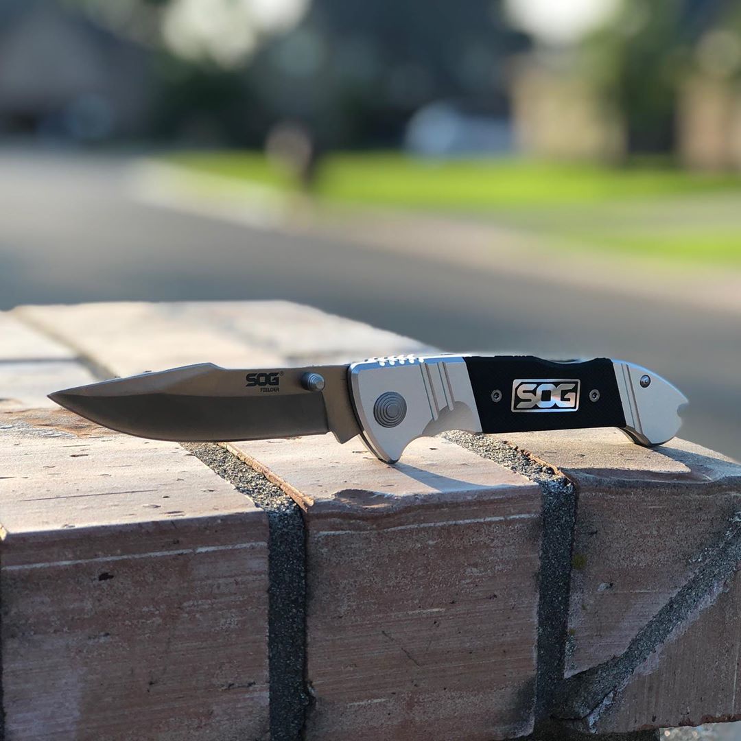 This Subscription Box Delivers The Best Everyday Carry Knives To Your