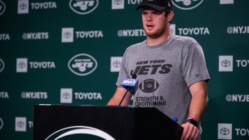 Jets QB Sam Darnold Gets The Most Bro Compliment From Team’s Wide Receivers Coach