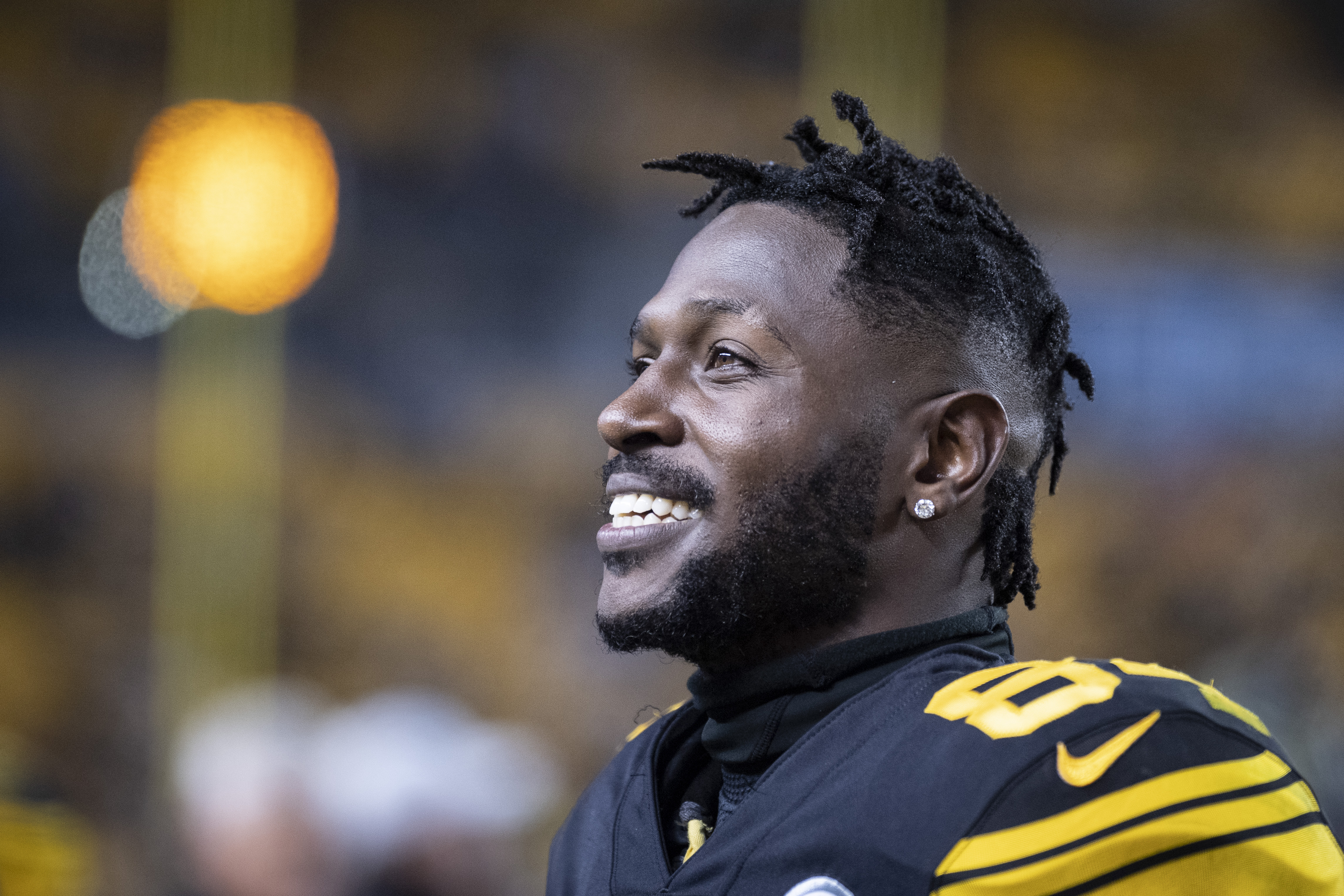 Testing shows why NFL doesn't want Antonio Brown wearing Schutt helmet