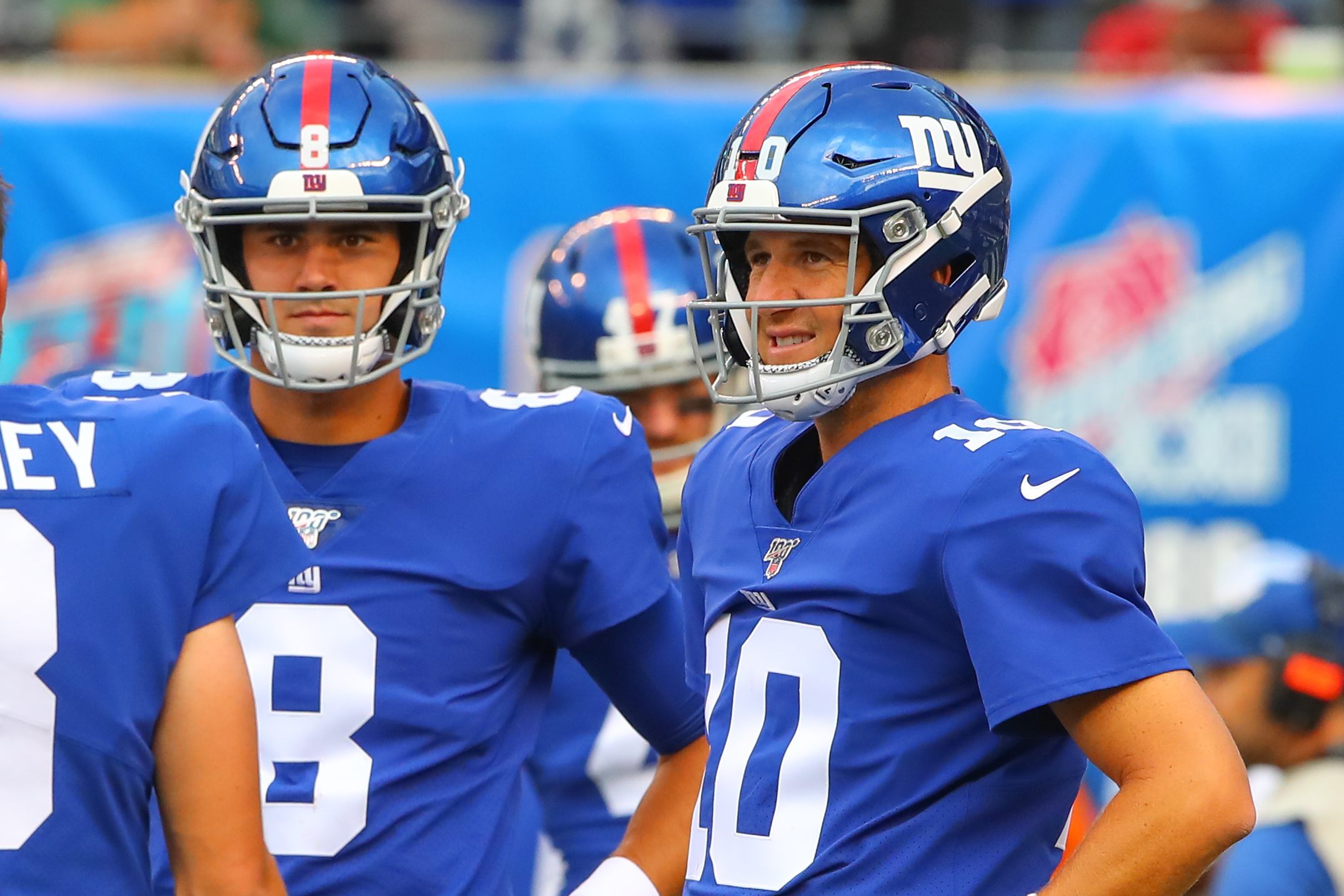 Daniel Jones, Eli Manning play flip cup after Giants win (video) - Sports  Illustrated