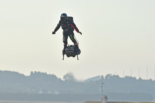 Franky Zapata crosses English Channel on jetpack flyboard