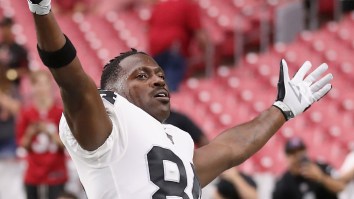 Antonio Brown Reportedly Attended Raiders Team Meeting On Friday, Delivered An ‘Emotional Apology’