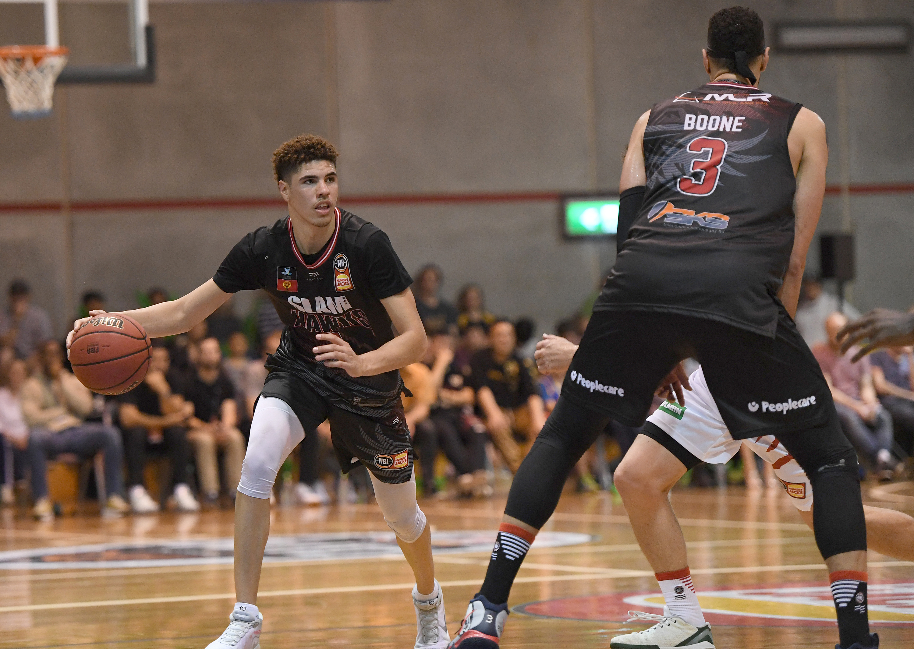 Nba Execs Reportedly Believe Lamelo Ball Could Get Picked 1 Overall In 2020 Nba Draft After Impressive Play In Australian Pro League Brobible