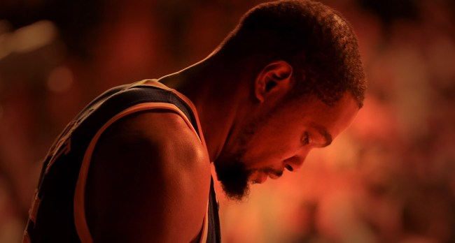 Kevin Durant Is Back Arguing With Fans On Twitter Who Criticize Him