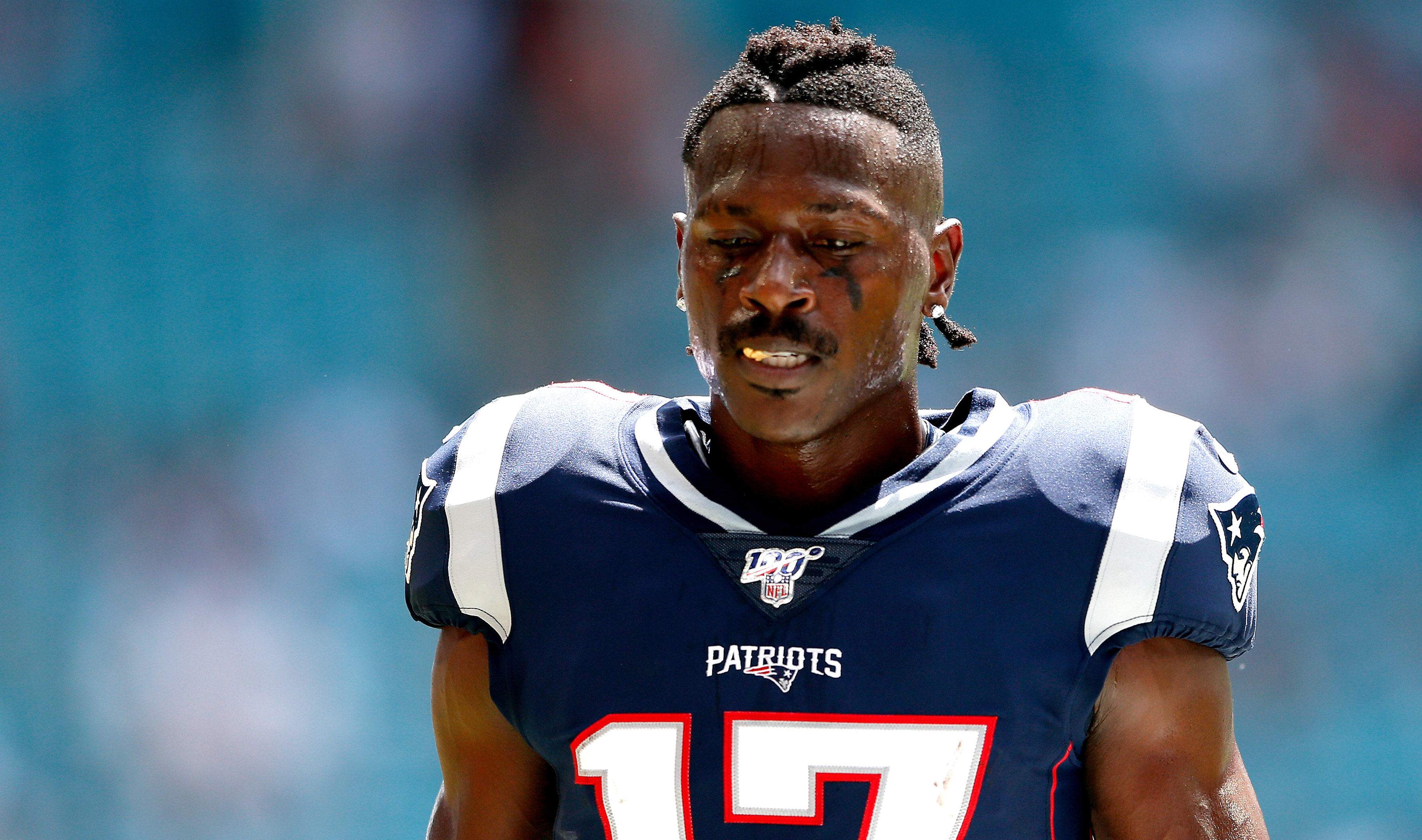 Antonio Brown Reverses Course, Gives Robert Kraft A Half-Hearted