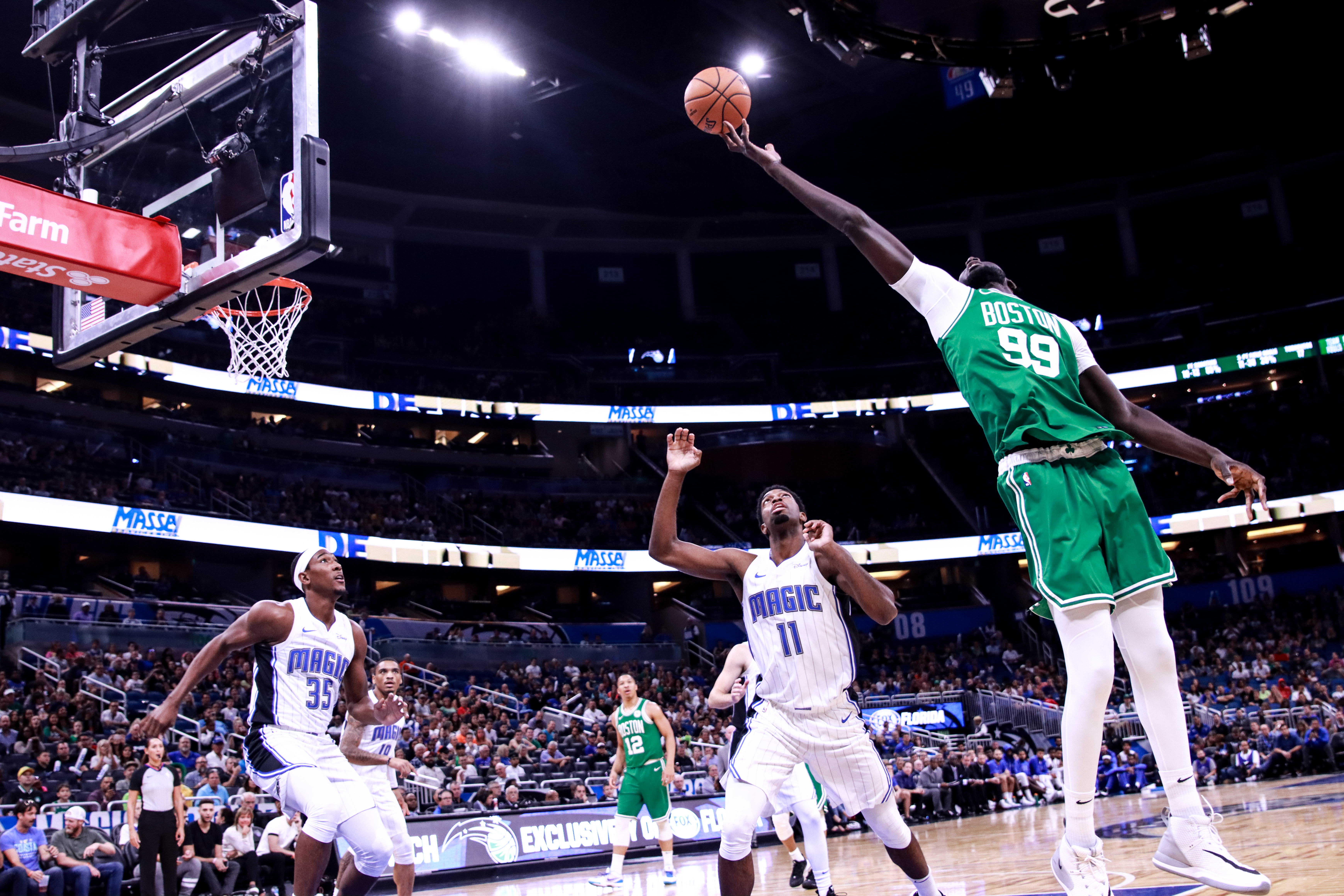 Celtics 7-foot-5 rookie Tacko Fall hits head on low ceiling, enters  concussion protocol – Orlando Sentinel