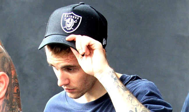 Justin Bieber Fell Off A Unicycle Internet Makes Lots Of Jokes PIC