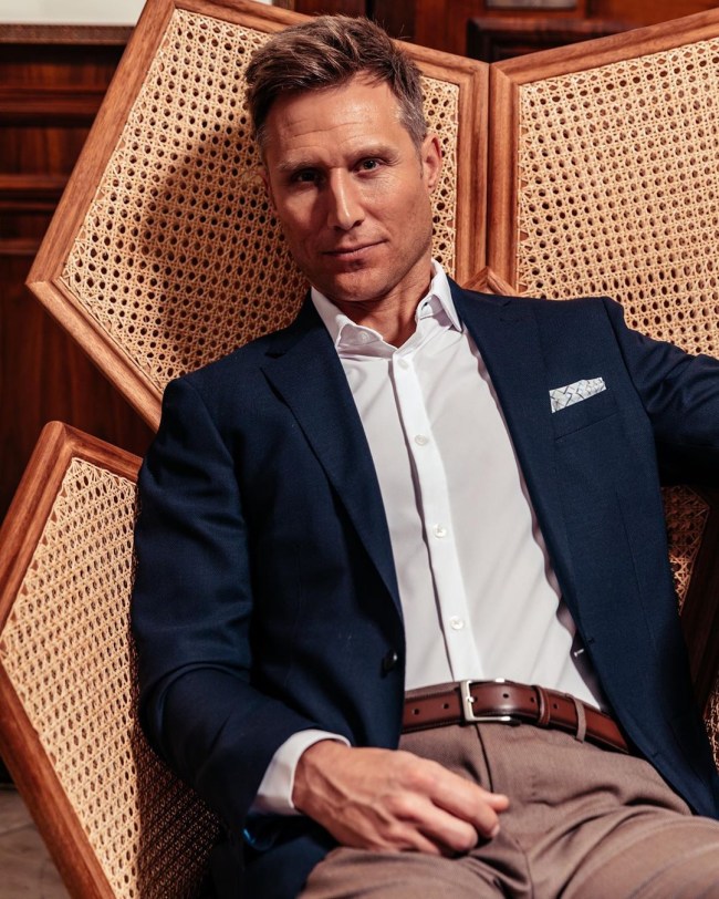 Layer Up Or Look Sharp AF With Mizzen+Main's Lavelle Blazer - BroBible