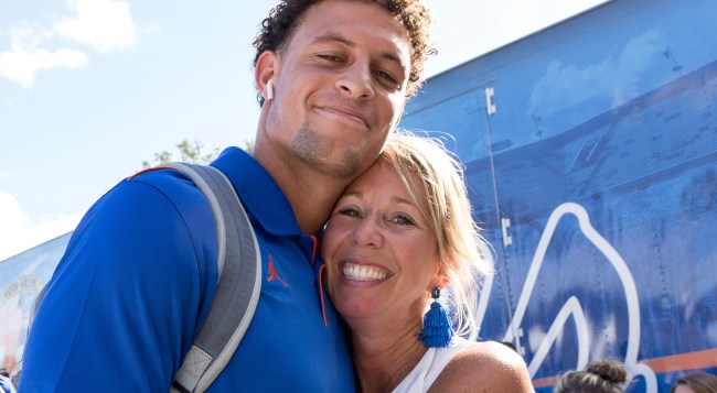 University Of Florida Coach's Wife Accused Of Sexual Harassment By The  Internet For Kissing The Football Team's Players - BroBible