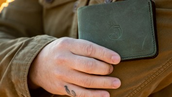Fraser Kit Co.’s Bi-Fold ‘Olive’ Edition Wallet Blends Function With Fashion For Dudes Everywhere