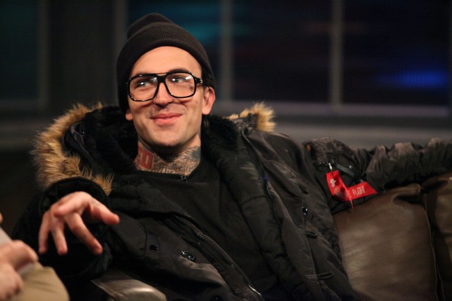 Yelawolf invited Eminem to do a collabo with Machine Gun Kelly, but it actually started a rap beef between Slim Shady and MGK.