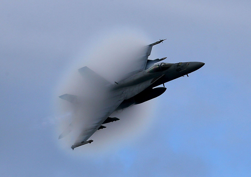 Navy Pilot Who Filmed Uss Nimitz Ufo Encounter Breaks His Silence After 15 Years Tic Tac Craft Broke Laws Of Physics Brobible